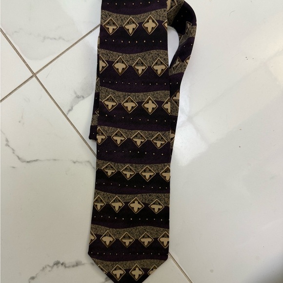 Patterned Black and Gold Men's Tie - Picture 1 of 3